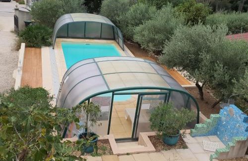 Aubais Cama Y Desayuno | Villa des masques