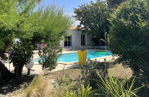 La Jarne Villa | Villa des palmiers avec piscine