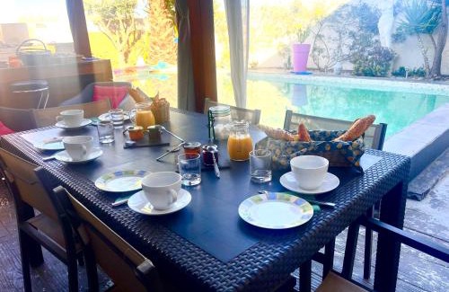 Pinet Cama Y Desayuno | Villa Des Romieux