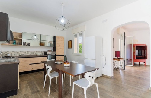 Torre Lapillo Villa | Villa 'Di Chiara' con terraza privada