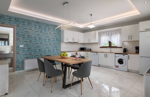 Petaloudes Apartamento | Villa Divina