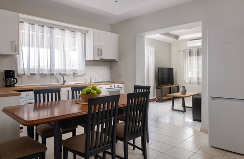 Petaloudes Apartamento | Villa Divina