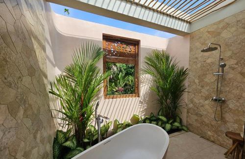 Kemenuh Villa | Villa DiYara Ubud - 6000 Sq Ft Private Villa - Stunning Rice field View - Big pool & garden