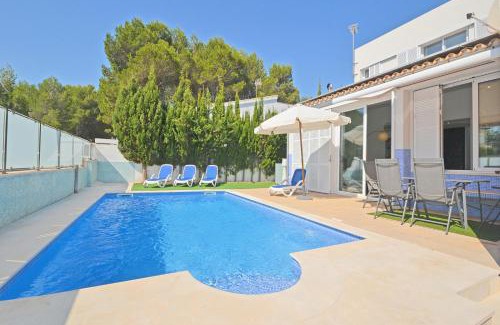 Son Serra de Marina Chalet De Esquí | Villa Domus