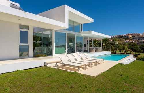 Casares Villa | Villa Dona Julia 2410 Golf and Sea views