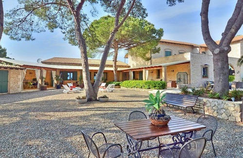 Licata Apartamento | Villa Donzella, fully refundable with voucher*: An elegant and welcoming apartment that is part of a villa which faces the sun and the sea, with Free WI-FI.