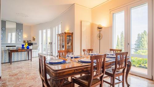 Padenghe sul Garda Apartamento | Villa Dora - Italian Homing