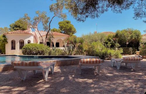 Les Tres Cales Casa | Villa Dos Calas - Bonita Villa de estilo rustico y piscina de agua salada