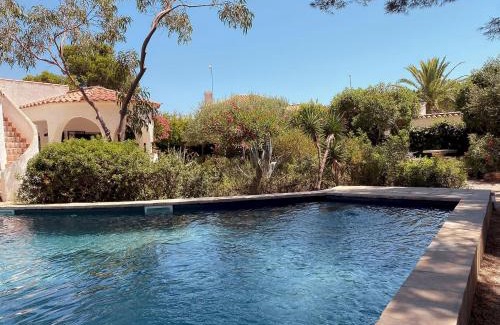 Les Tres Cales Casa | Villa Dos Calas - Bonita Villa de estilo rustico y piscina de agua salada