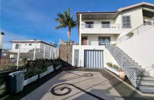 Imaculado Coracao de Maria Casa | Villa dos Saltos - Sea View, Parking, AC & Barbecue