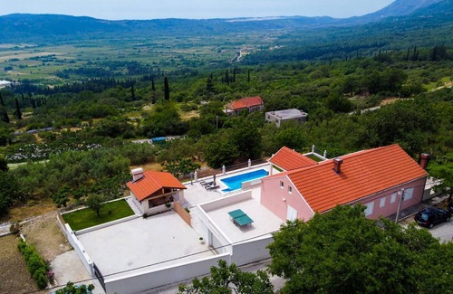 Pridvorje Villa | Villa Dragić- Villa de tres dormitorios con piscina, terraza y vistas al mar
