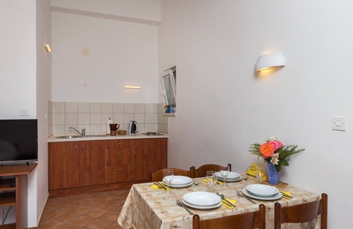 Plat Apartamento | Villa Dubravka - Premium One Bedroom Apartment with Balcony and Sea View (Apartman 5)