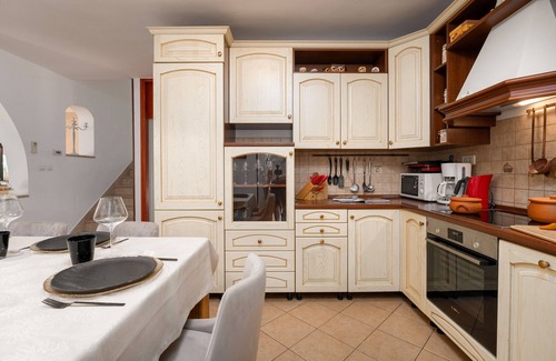 Gulici Villa | Villa Duga in Poreč for 12 people with sea view & only 1,2 km from beach