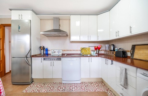Los Gallos-Cerromolino Villa | Villa 'El Limonar' con piscina compartida, Wi-Fi y aire acondicionado
