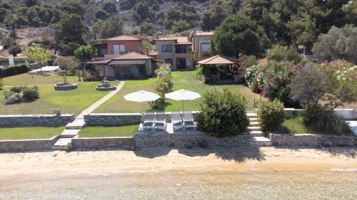 Sithonia Villa | Villa Egeo - Beachfront Paradise, Private Beach, Starlink, BBQ