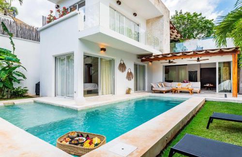 Área de La Veleta Villa | Villa Ek'Balam & Villa Flamingo, Luxury Villas, Private Pool, Private Garden, Jacuzzi, 24h Security