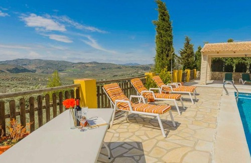 Montefrio Villa | Villa el Establo Montefrio by Ruralidays