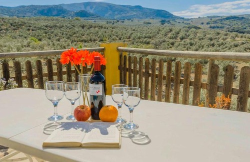 Montefrio Villa | Villa el Establo Montefrio by Ruralidays
