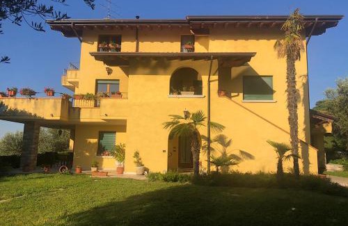 Manerba del Garda Casa | Villa Elena appartamento in villa