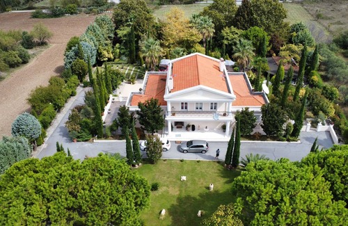 Thermaikos Villa | Villa Elena Perea Salónica