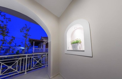Alikanas Villa | Hermosa villa de 4 dormitorios para 8 personas con A / C en el paseo marítimo