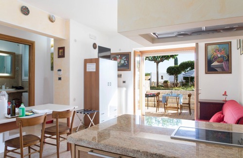 Capilungo Villa | Villa Eleonora Capilungo sea front with pool