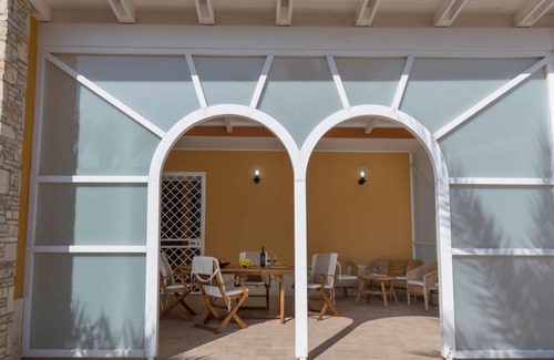 Capilungo Villa | Villa Eleonora Capilungo sea front with pool