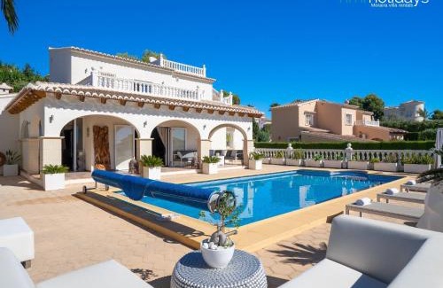 Pinar del Advocat Villa | Villa Eliana by HMR Holidays