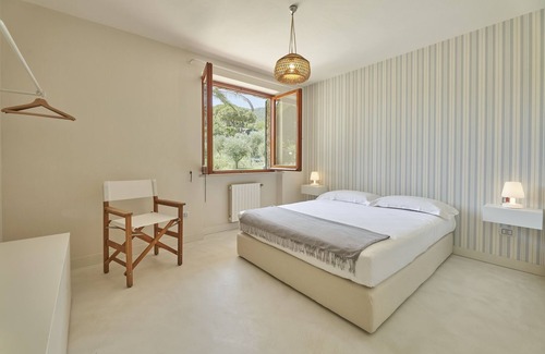 Lacona Villa | Renovated villa surrounded by greenery with swimming pool and air conditioning.1.5km from the sea