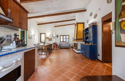 Carini Villa | Villa 'Ellie' con jardín privado, Wi-Fi y aire acondicionado