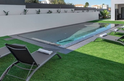 Montes de Alvor Villa | Villa Emma - Villa de lujo de 5 dormitorios con piscina y jacuzzi Alvor