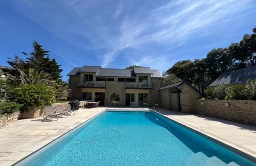 Pornichet Casa | Villa en bord de mer 6 personnes, à côte du Château des Tourelles, piscine d'eau de mer