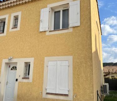Greoux-les-Bains Casa | Villa en Provence 3 T3 jardin clos