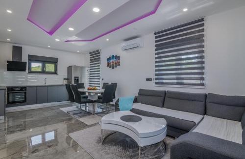 Garica Casa | Villa Enie