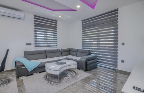 Garica Casa | Villa Enie