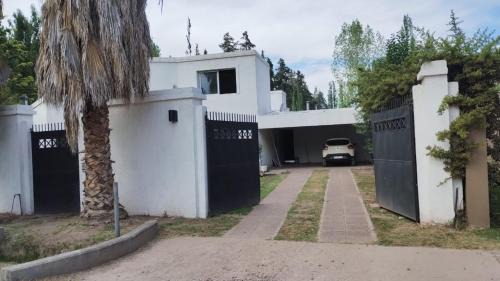 Chacras de Coria Casa | Villa Entre Fresnos