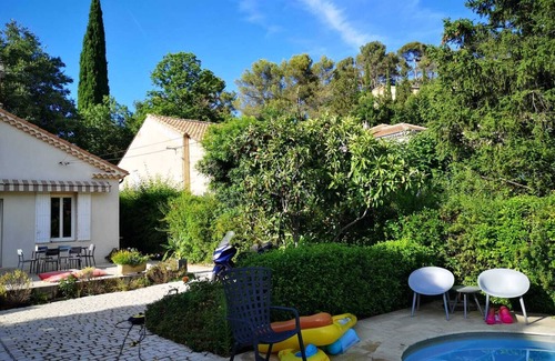 Est Casa | Villa Entre Centre Ville Aix-en-provence et la Montage Sainte-victoire