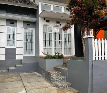 Oro Oro Ombo Casa | Villa ERICK Batu dekat Jatimpark 2