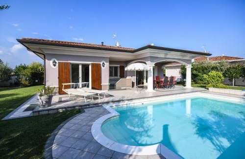 Solarolo Villa | Villa Erika