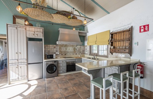 Écija Cabaña | Villa en el centro de Andalucía con amplios exteriores y preciosos atardeceres