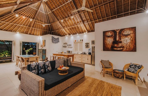 Mushroom Bay Villa | Villa Escape Sandy Bay