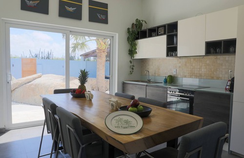 Esmeralda Villa | Lujosa villa en A +++ Ubicación con piscina privada y terraza con vista al mar