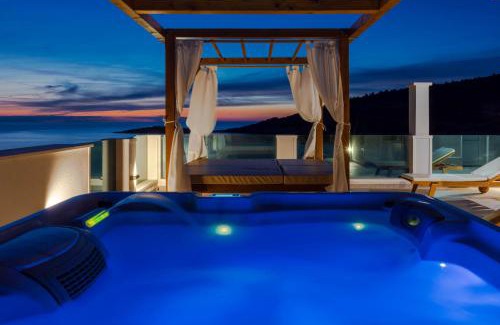 Razanj Villa | Villa Esquel - Beachfront, heated pool