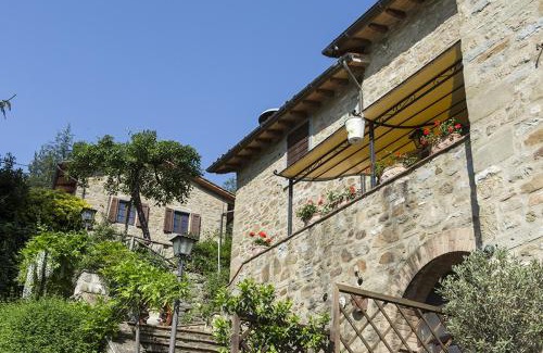 Lisciano Niccone Villa | Villa Essiccatoio by MMega