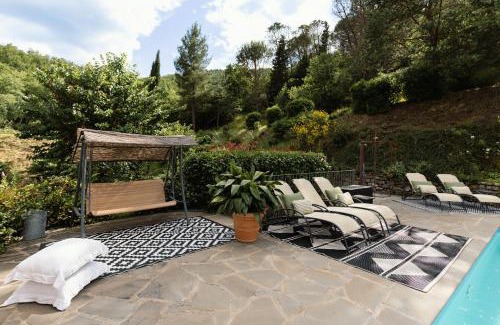 Lisciano Niccone Villa | Villa Essiccatoio by MMega