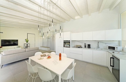 Moniga del Garda Villa | Villa Ester by Wonderful Italy
