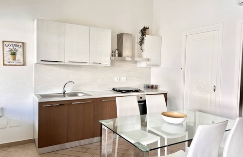 Valledoria Villa | Villa de 2 dormitorios, piscina privada, cerca de la playa y tiendas, de nueva construcción.