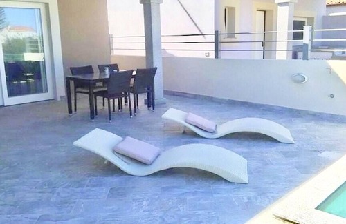 Valledoria Villa | Villa de 2 dormitorios, piscina privada, cerca de la playa y tiendas, de nueva construcción.