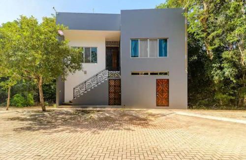 Barrio Zama Villa | Villa Ewa - Private pool, high-speed internet, modern style, perfect for families and digital nomads