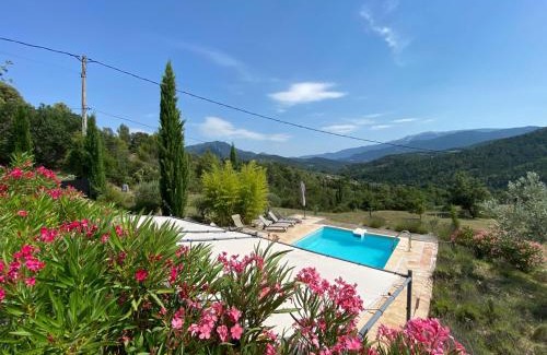 Buis-les-Baronnies Cama Y Desayuno | Villa Férus Piscine chauffée chambres d'hôtes
